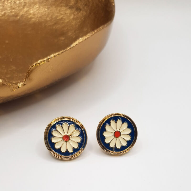 Daisy Stud Earrings gold