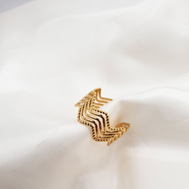 Amira Ring gold