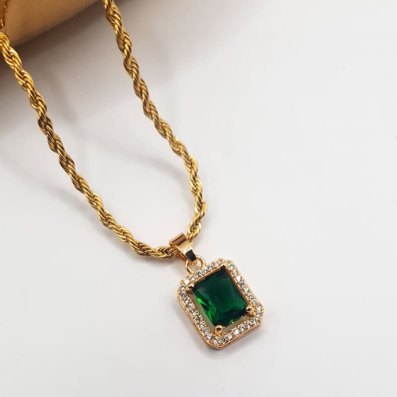 Tiara Green Necklace gold
