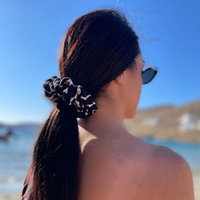Φόρτωση εικόνας στο εργαλείο προβολής Συλλογής, Blackstoned Scrunchie
